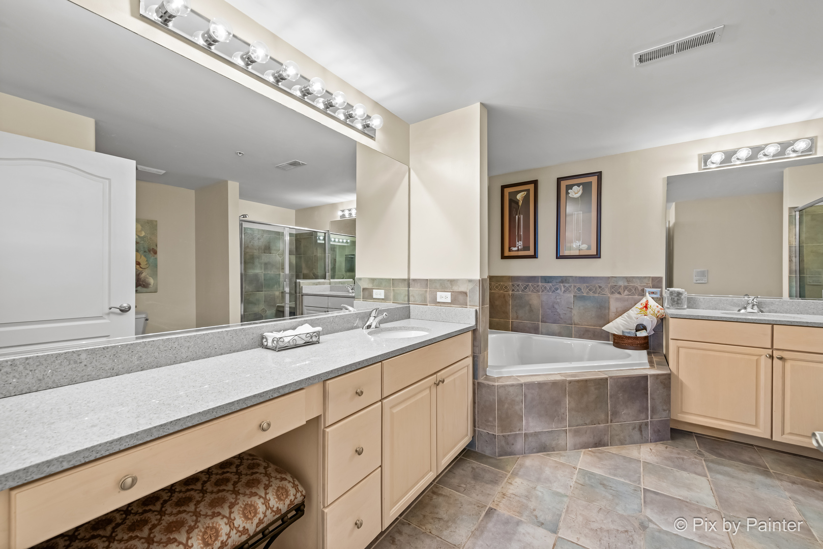 1 Itasca Place #107, Itasca, IL 60143