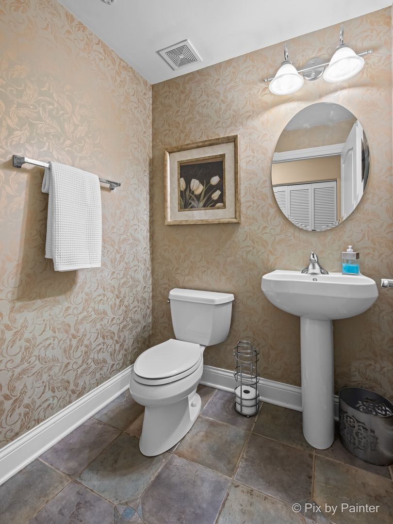 1 Itasca Place #107, Itasca, IL 60143