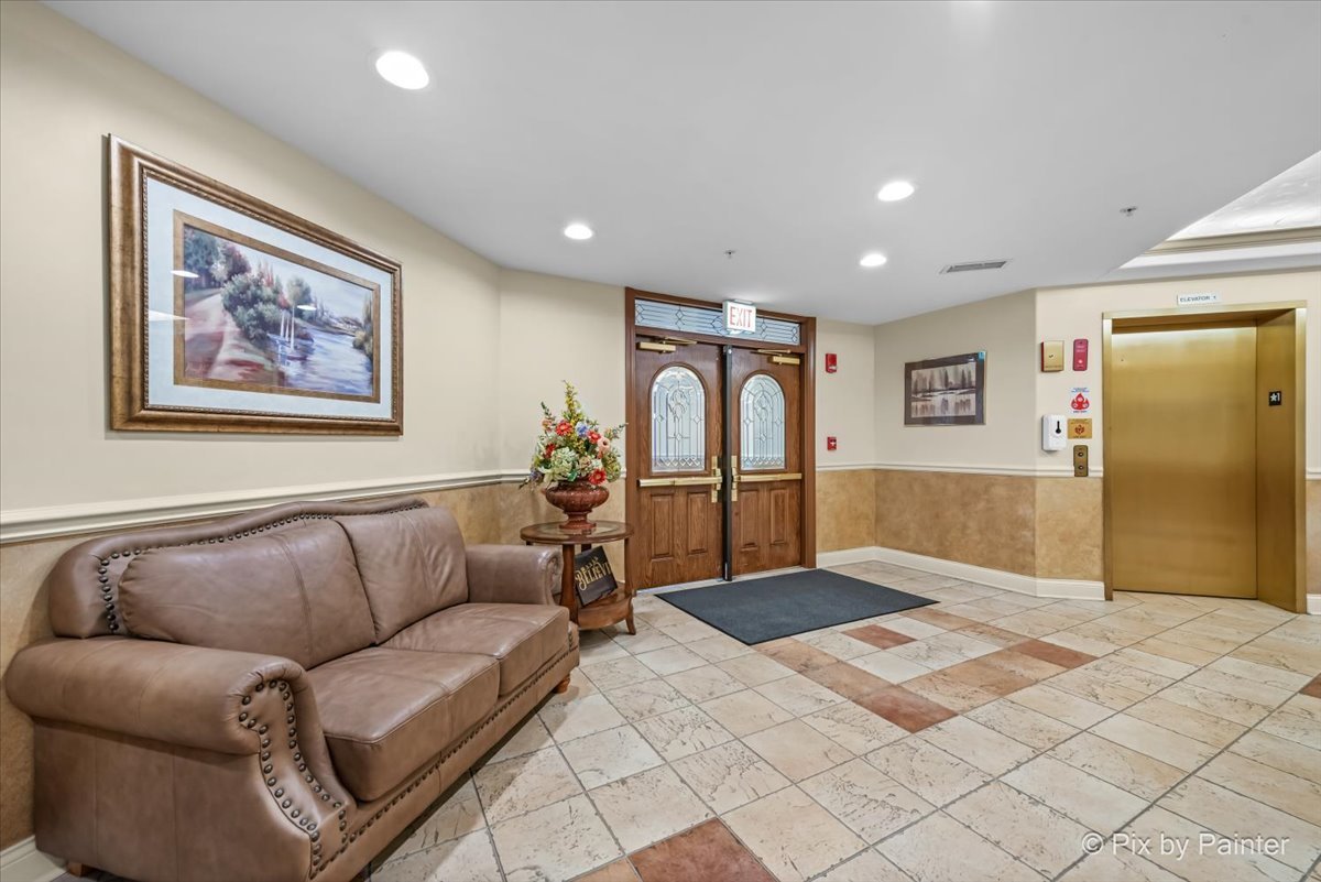 1 Itasca Place #107, Itasca, IL 60143