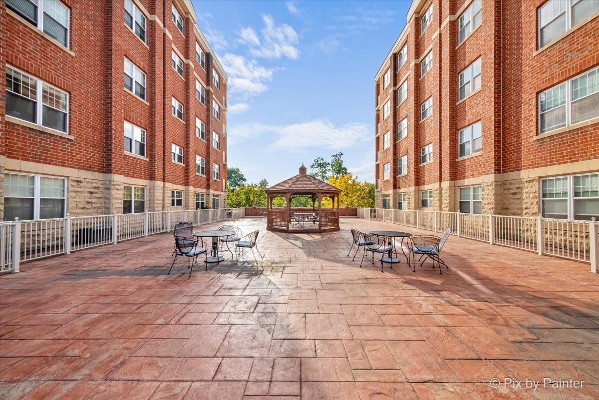 1 Itasca Place #107, Itasca, IL 60143