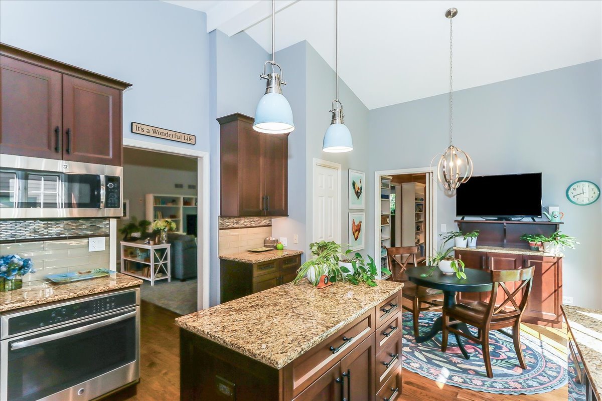 155 Burleigh Lane, Inverness, IL 60067
