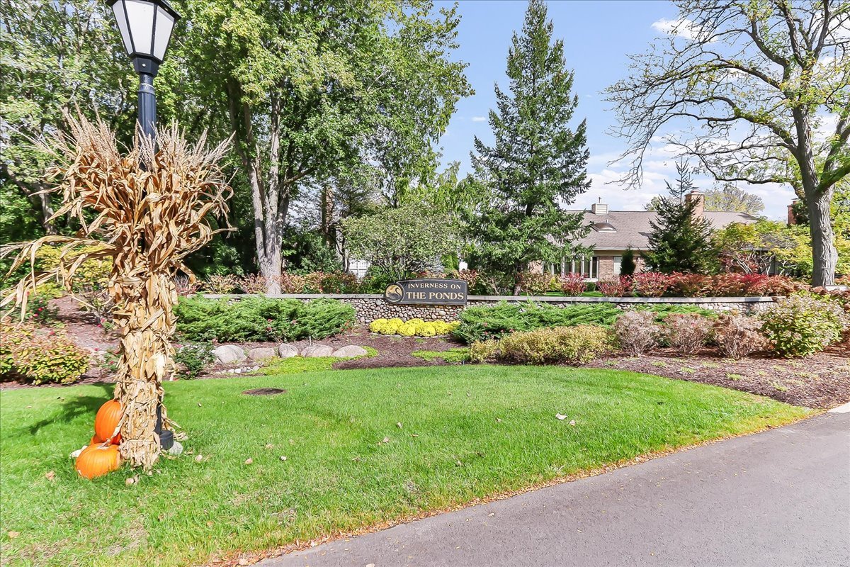 155 Burleigh Lane, Inverness, IL 60067