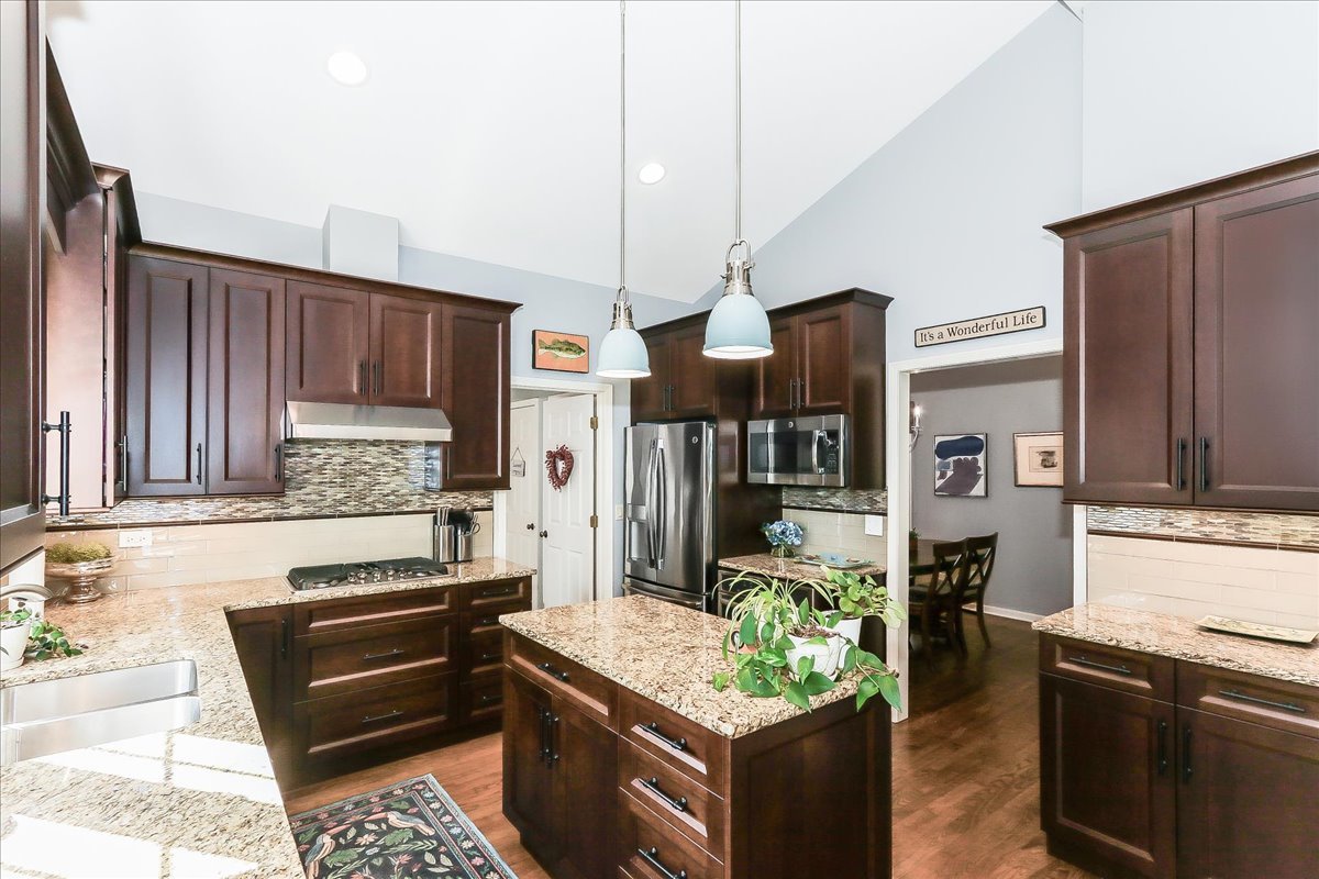155 Burleigh Lane, Inverness, IL 60067