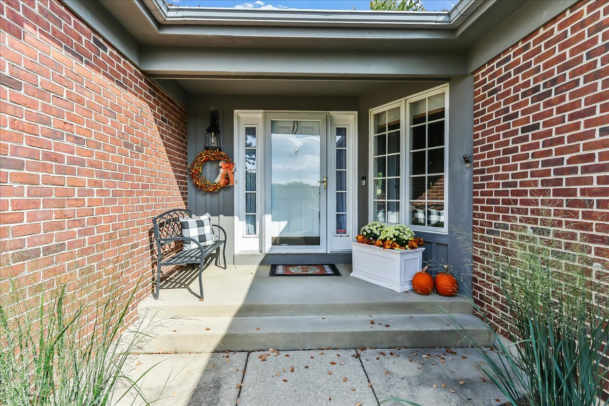 155 Burleigh Lane, Inverness, IL 60067