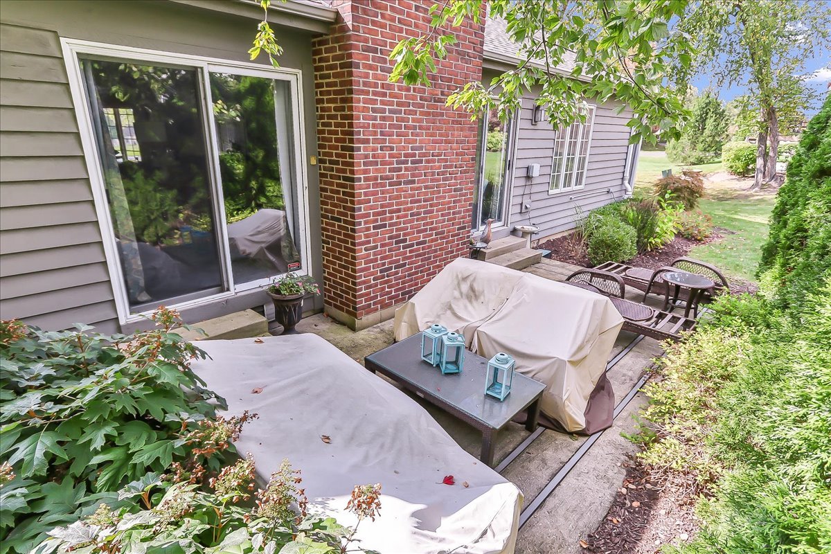 155 Burleigh Lane, Inverness, IL 60067