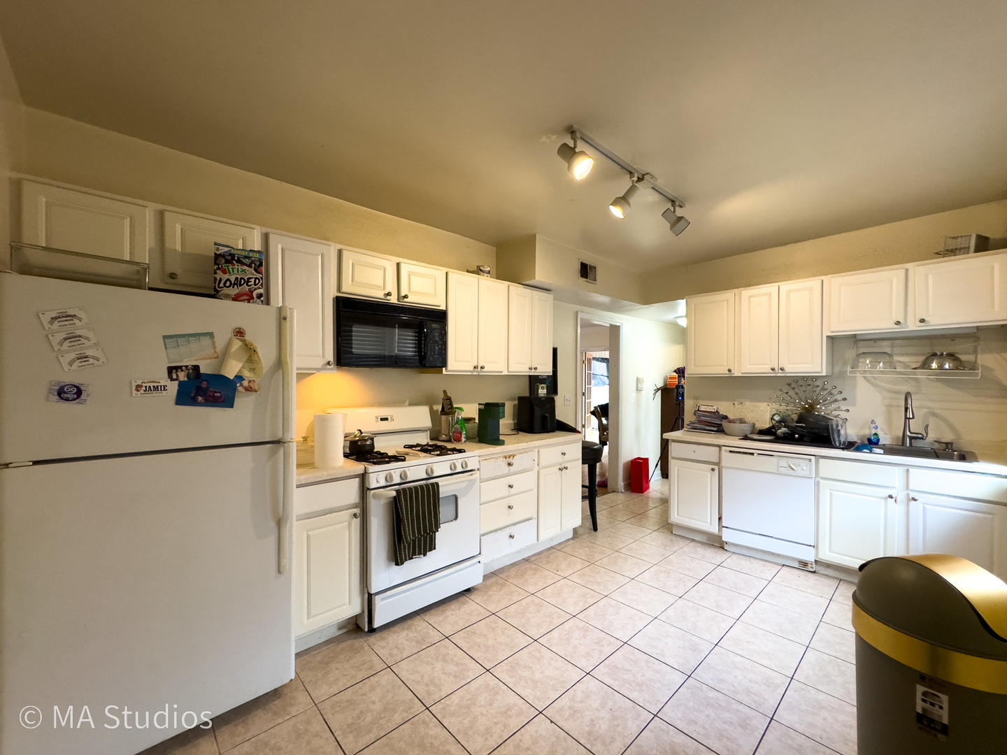 2747 N Oak Park Avenue, Chicago, IL 60707