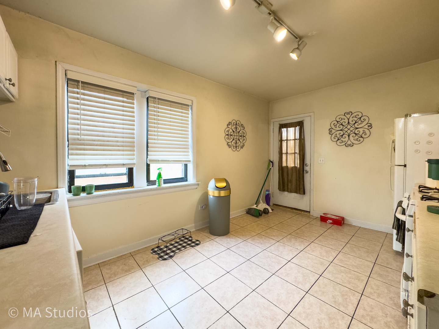 2747 N Oak Park Avenue, Chicago, IL 60707