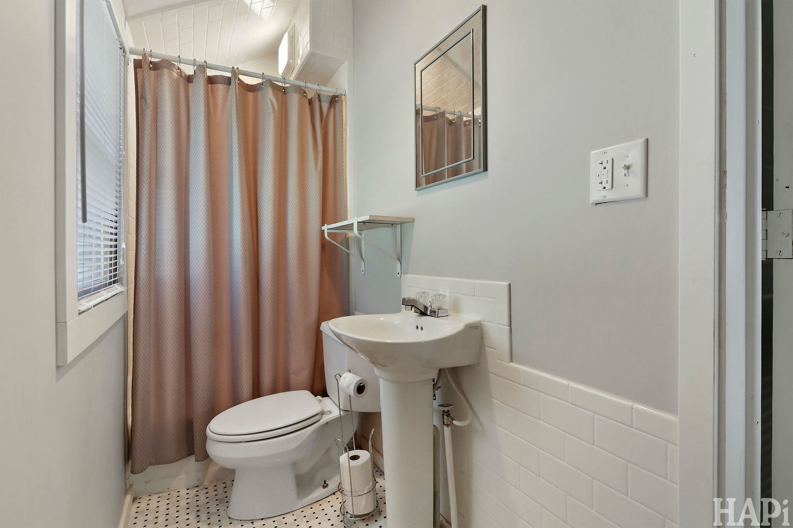 22969 W Lakeview Avenue, Antioch, IL 60002