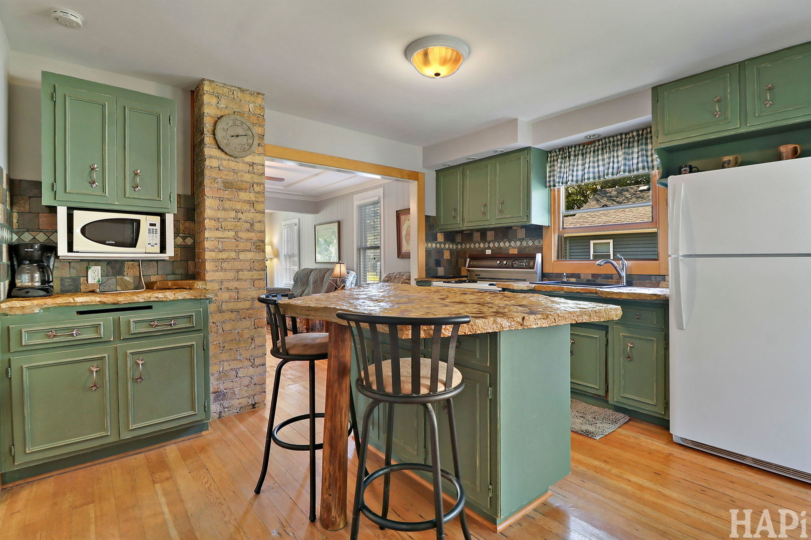 22969 W Lakeview Avenue, Antioch, IL 60002