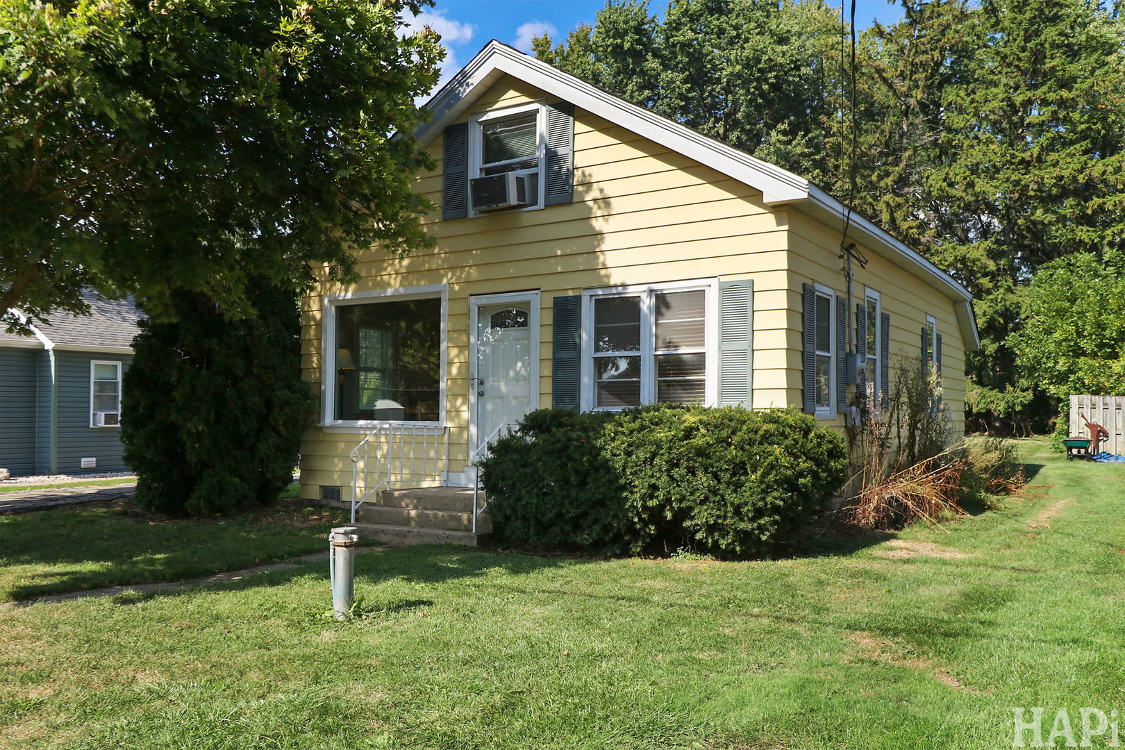 22969 W Lakeview Avenue, Antioch, IL 60002