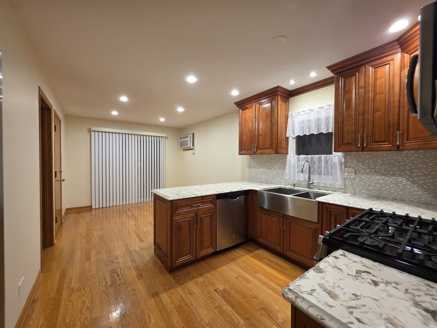 7913 Nordica Avenue #2, Burbank, IL 60459