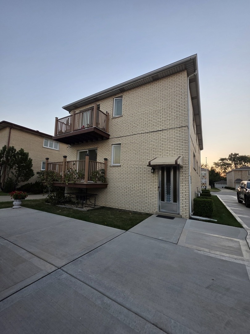 7913 Nordica Avenue #2, Burbank, IL 60459