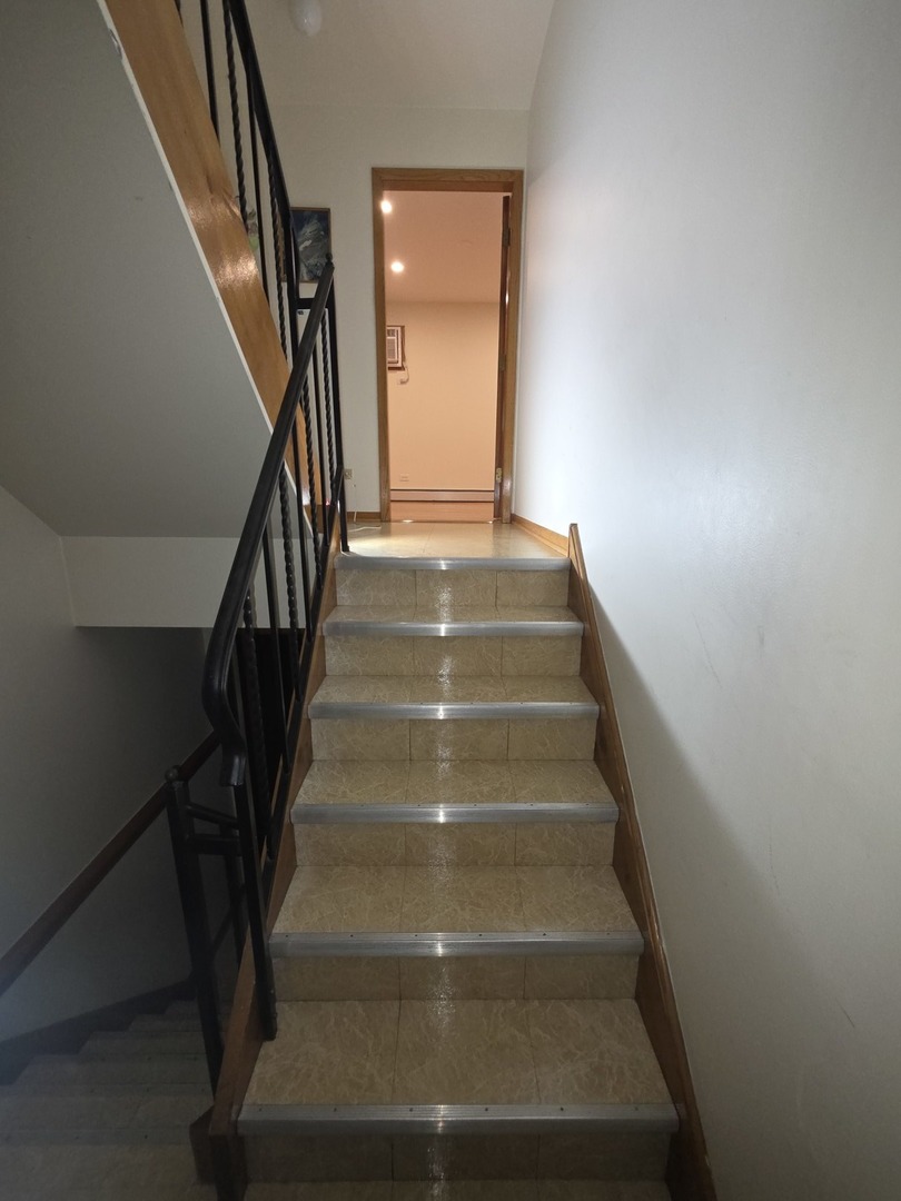 7913 Nordica Avenue #2, Burbank, IL 60459