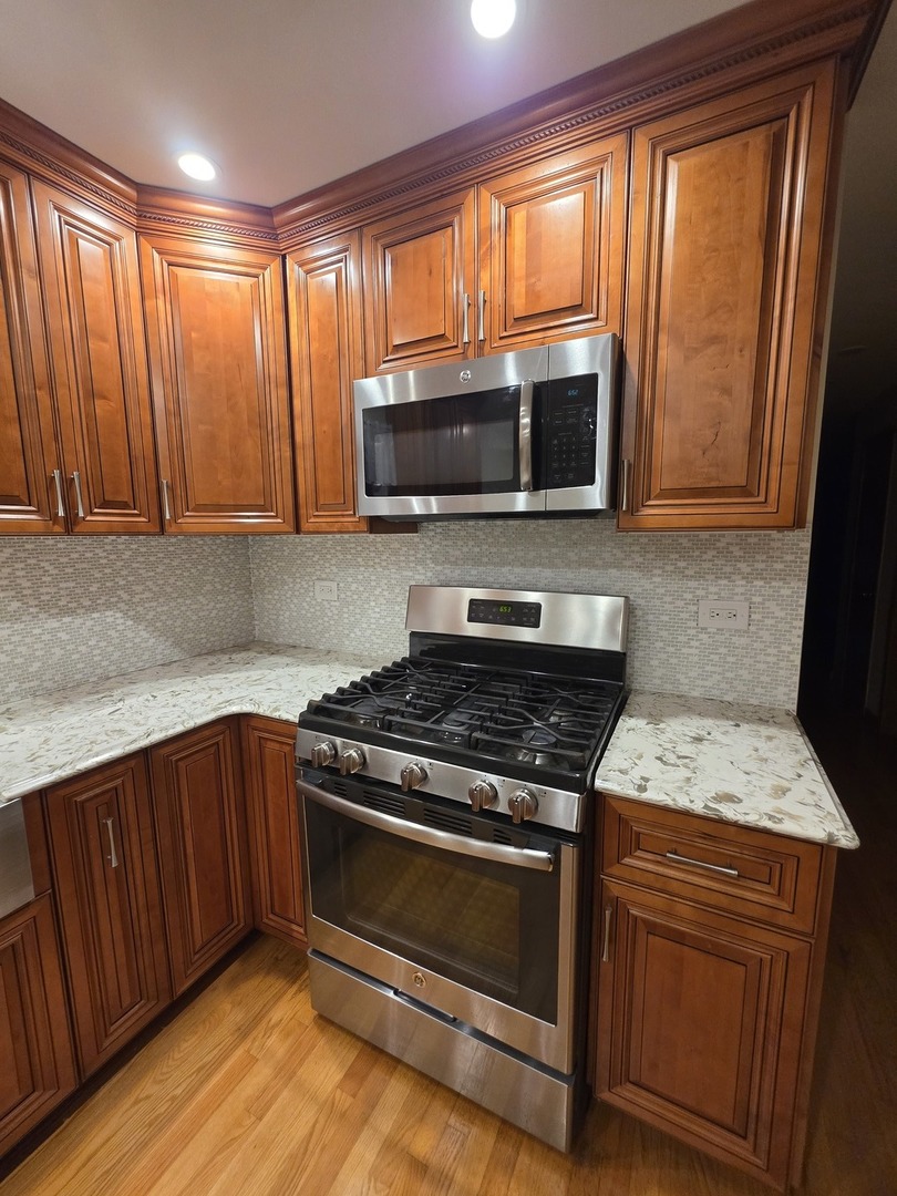7913 Nordica Avenue #2, Burbank, IL 60459