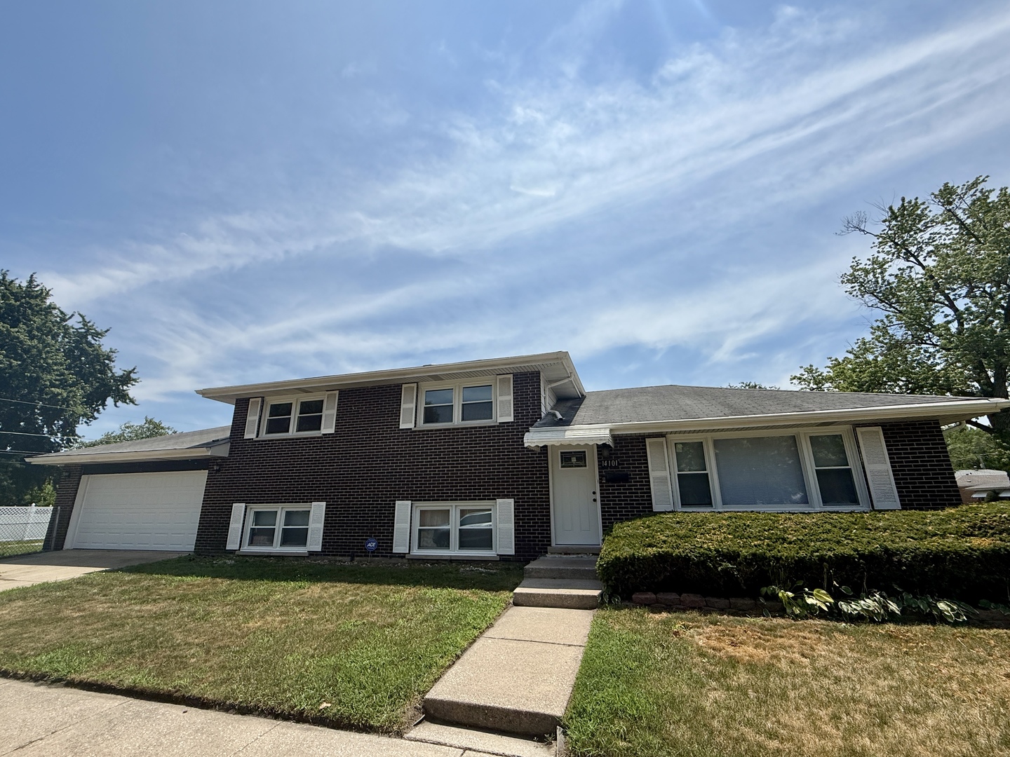 14101 S Saginaw Avenue, Burnham, IL 60633