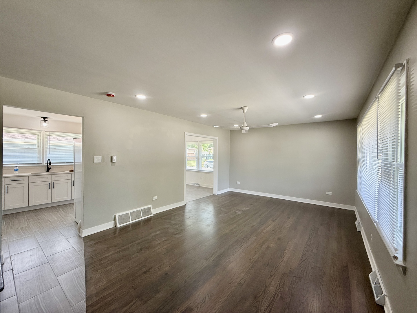 14101 S Saginaw Avenue, Burnham, IL 60633