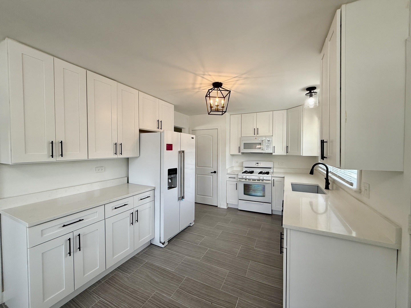 14101 S Saginaw Avenue, Burnham, IL 60633