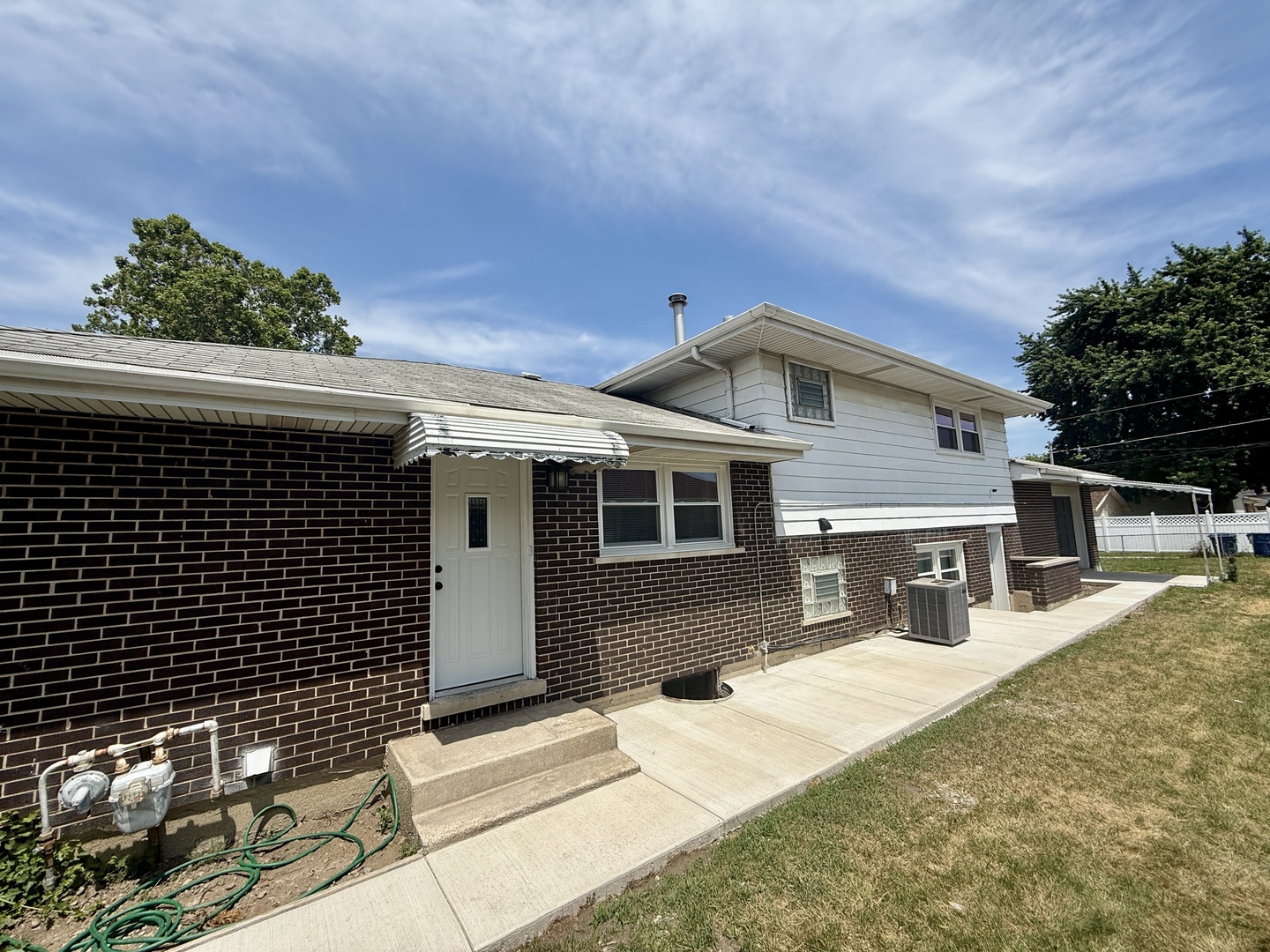 14101 S Saginaw Avenue, Burnham, IL 60633