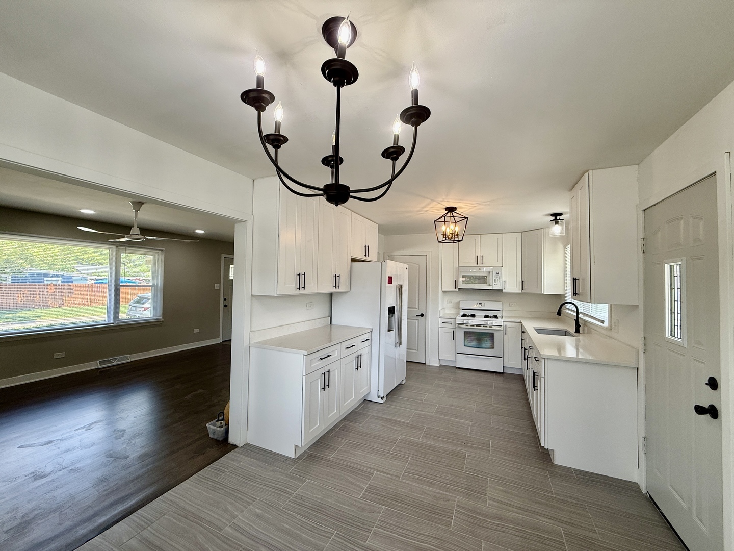 14101 S Saginaw Avenue, Burnham, IL 60633