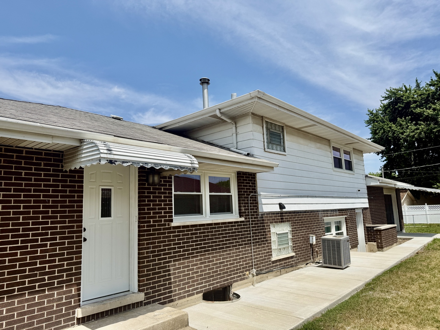 14101 S Saginaw Avenue, Burnham, IL 60633