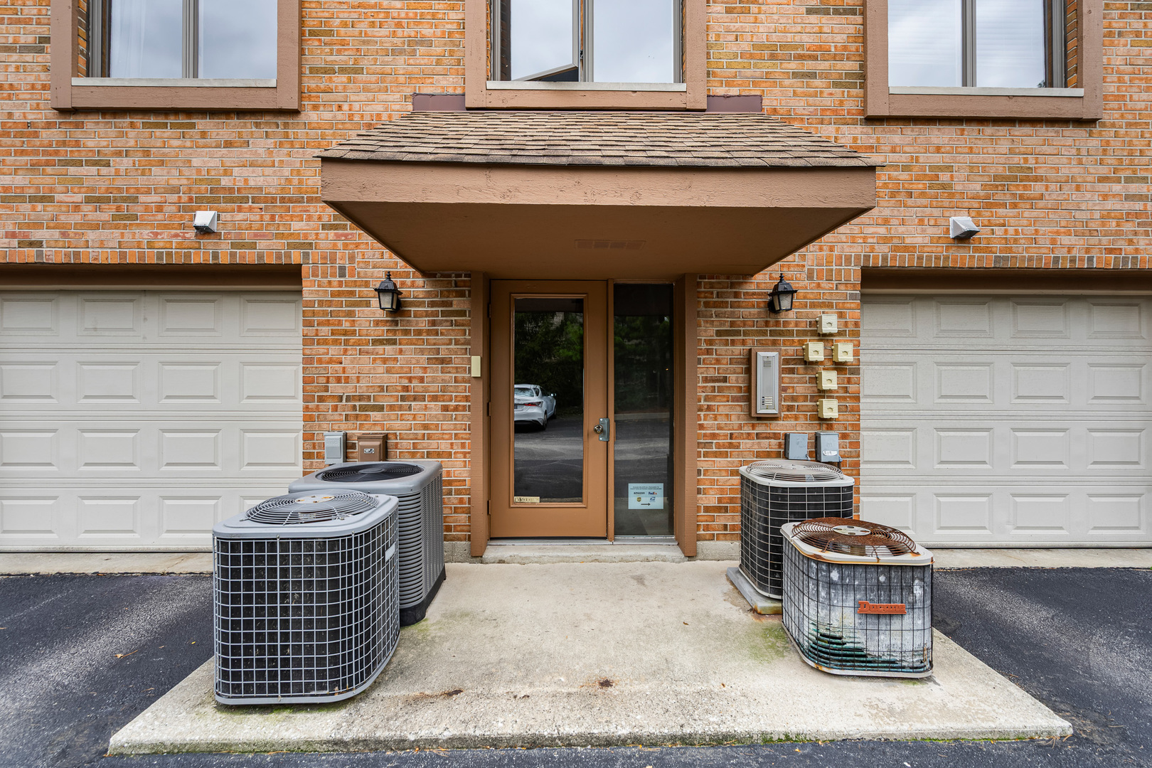 7962 Garfield Avenue #110, Burr Ridge, IL 60527