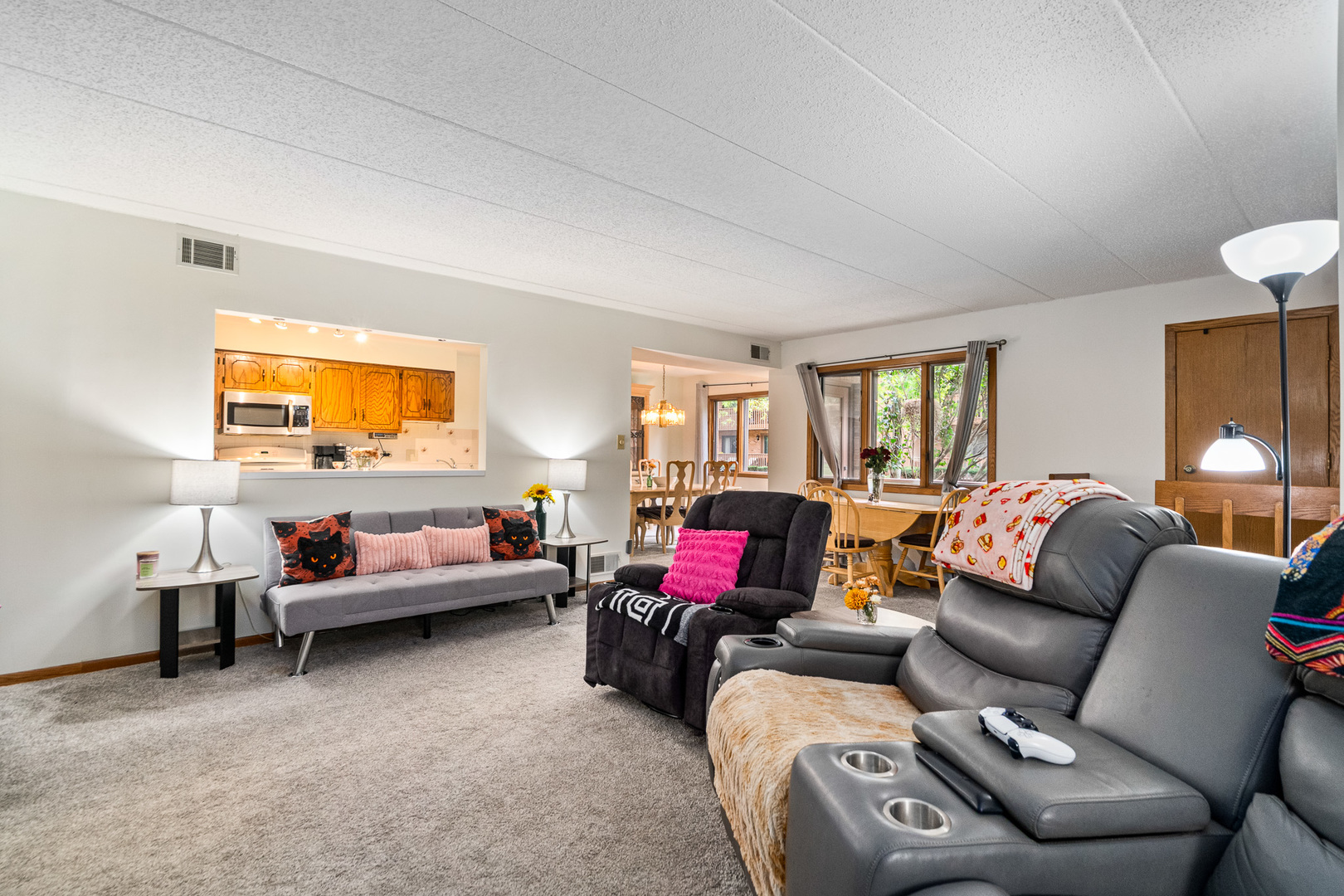 7962 Garfield Avenue #110, Burr Ridge, IL 60527