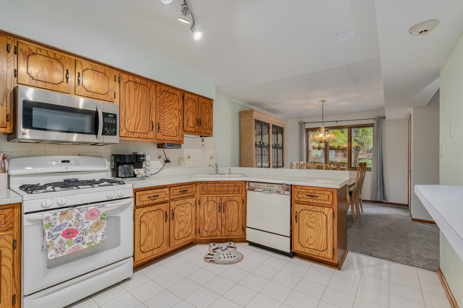 7962 Garfield Avenue #110, Burr Ridge, IL 60527