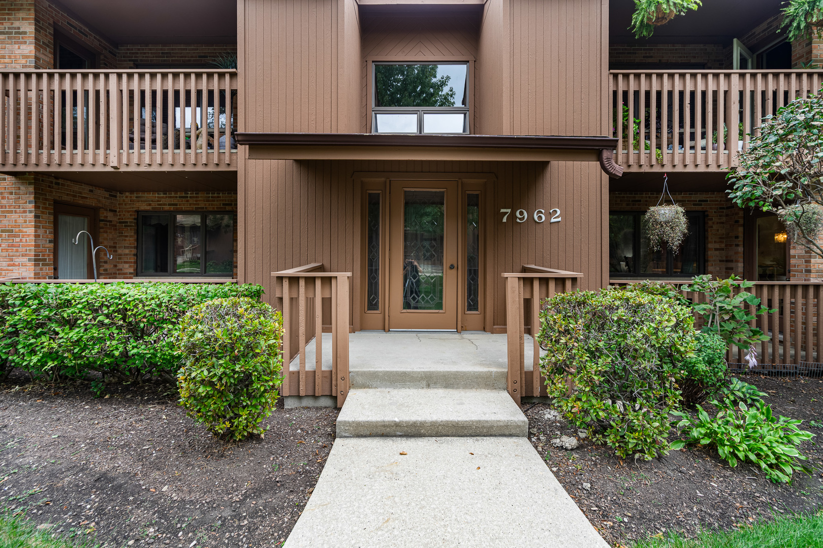 7962 Garfield Avenue #110, Burr Ridge, IL 60527