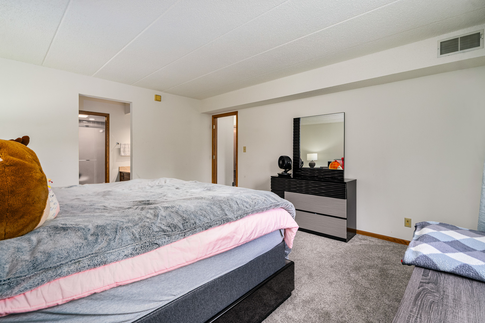 7962 Garfield Avenue #110, Burr Ridge, IL 60527