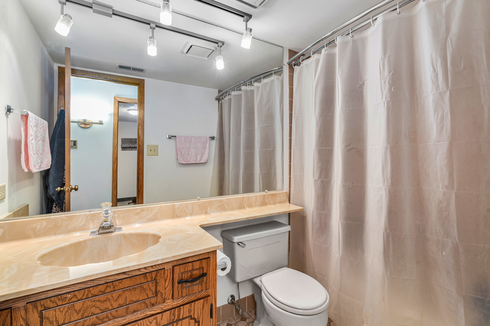 7962 Garfield Avenue #110, Burr Ridge, IL 60527