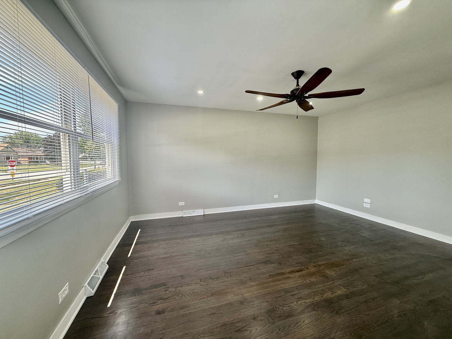 14105 S Saginaw Avenue, Burnham, IL 60633