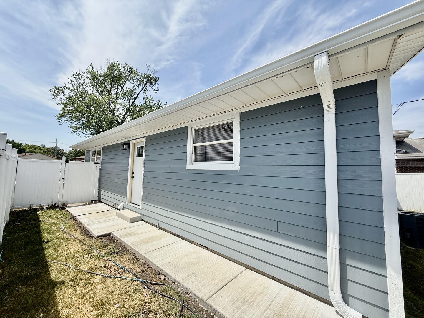 14105 S Saginaw Avenue, Burnham, IL 60633