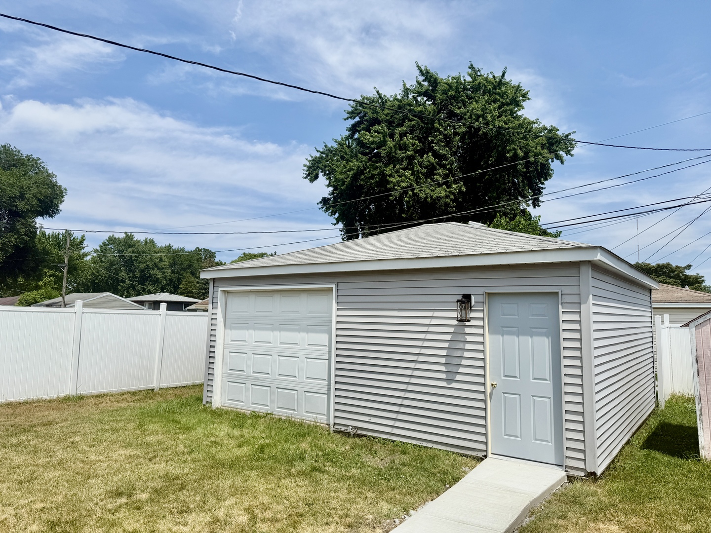 14105 S Saginaw Avenue, Burnham, IL 60633