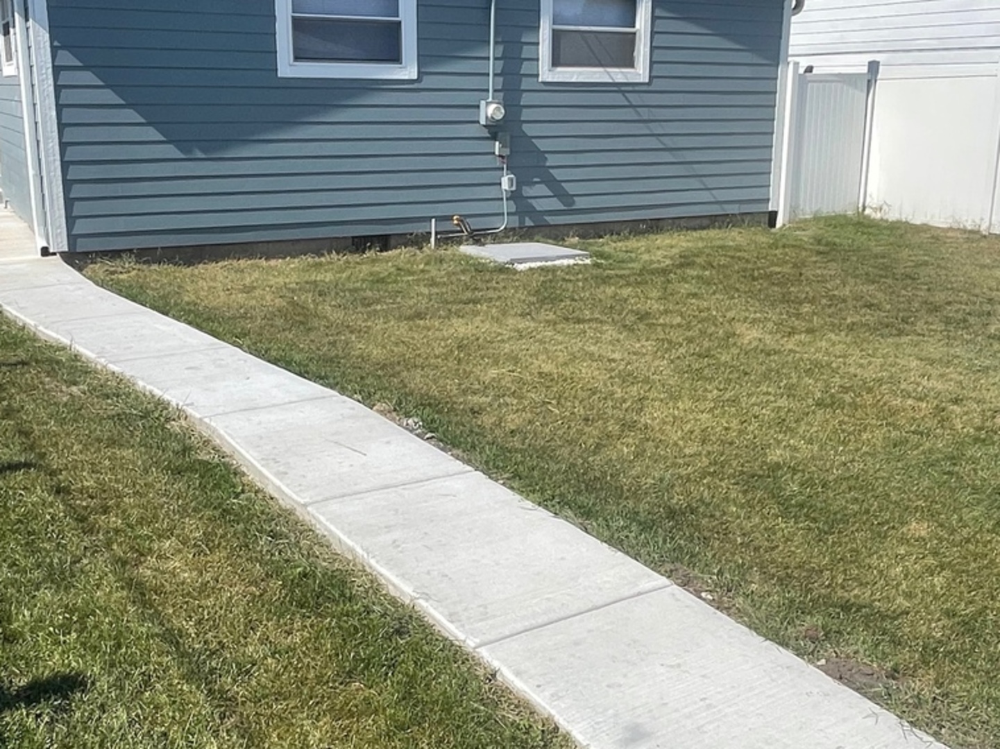 14105 S Saginaw Avenue, Burnham, IL 60633