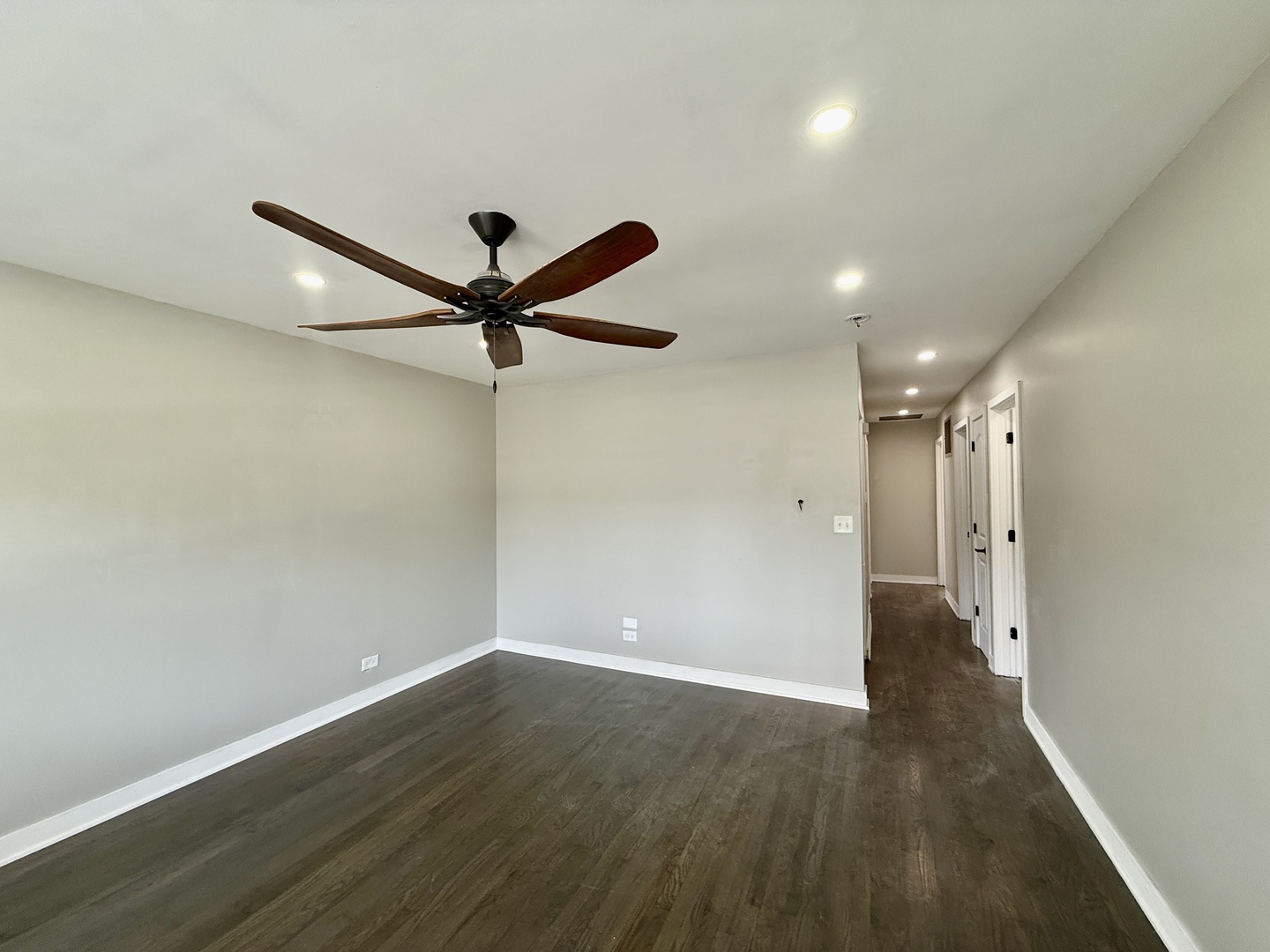 14105 S Saginaw Avenue, Burnham, IL 60633