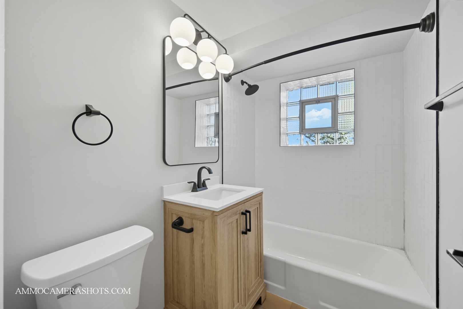 143 Ann Street #1N, Clarendon Hills, IL 60514