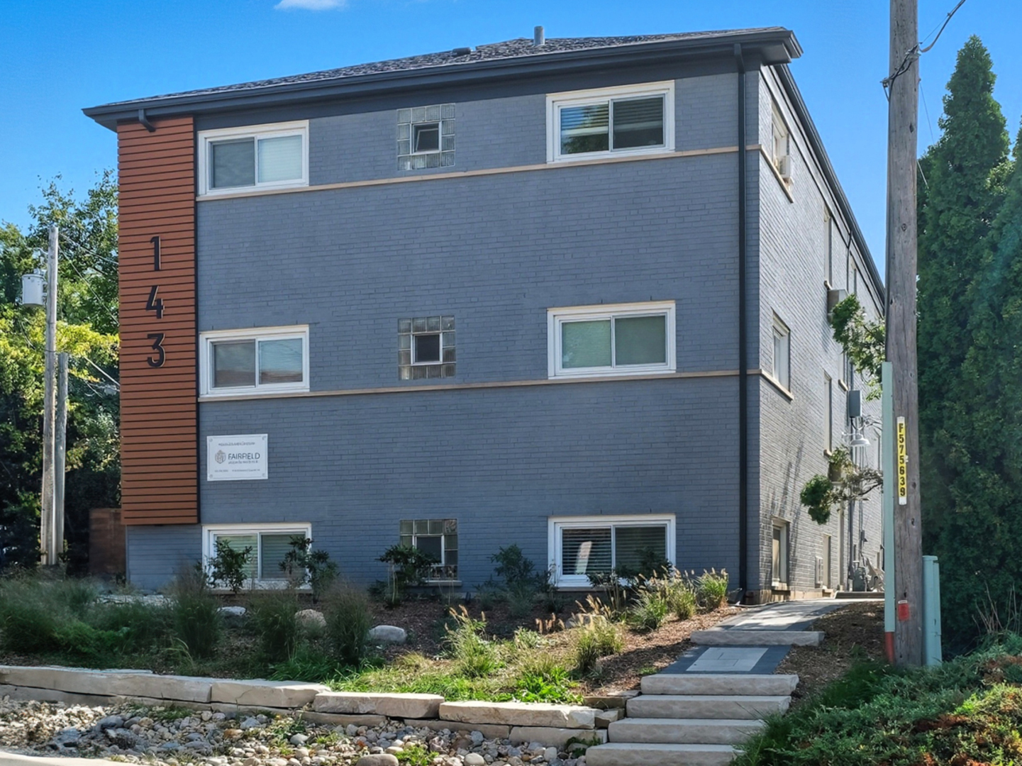 143 Ann Street #1N, Clarendon Hills, IL 60514