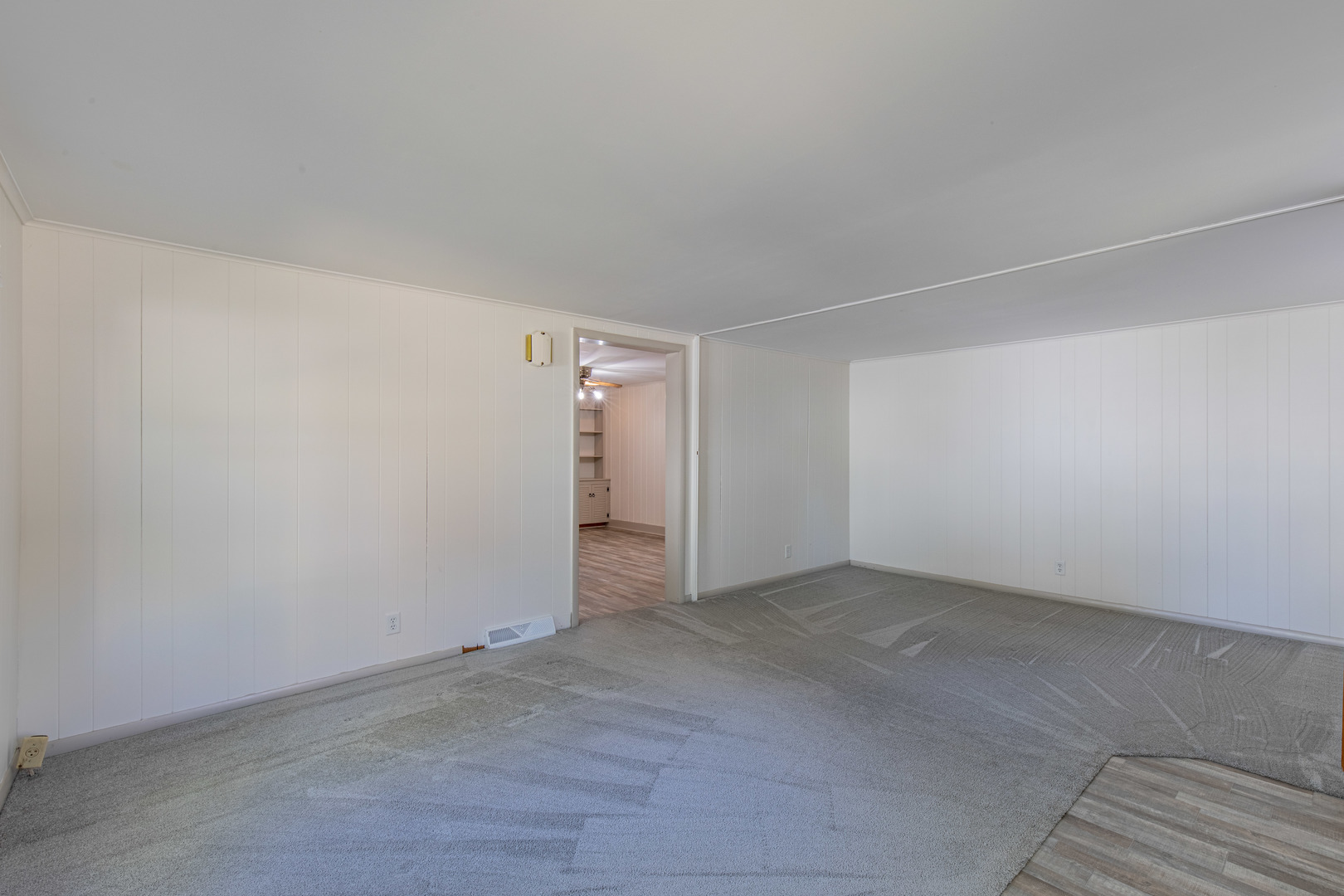 9 S Randolph Street, Princeton, IL 61356