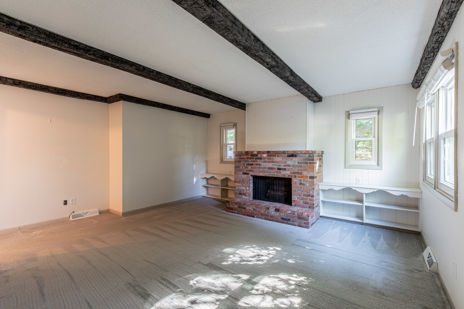 9 S Randolph Street, Princeton, IL 61356