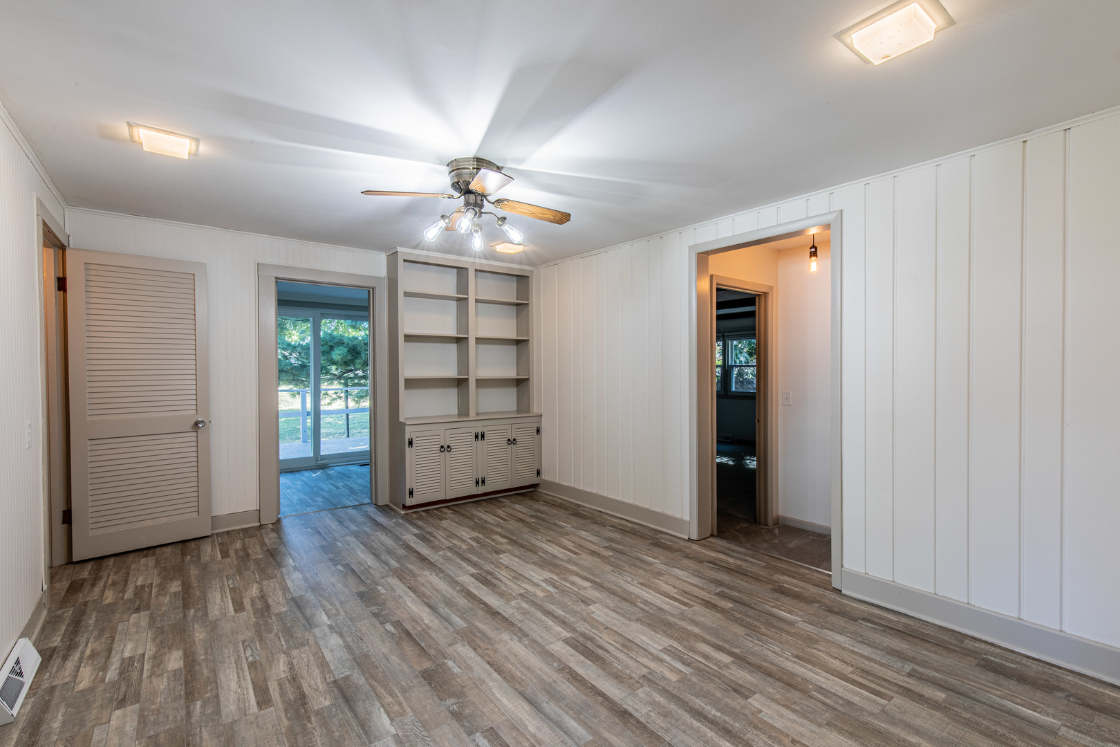 9 S Randolph Street, Princeton, IL 61356