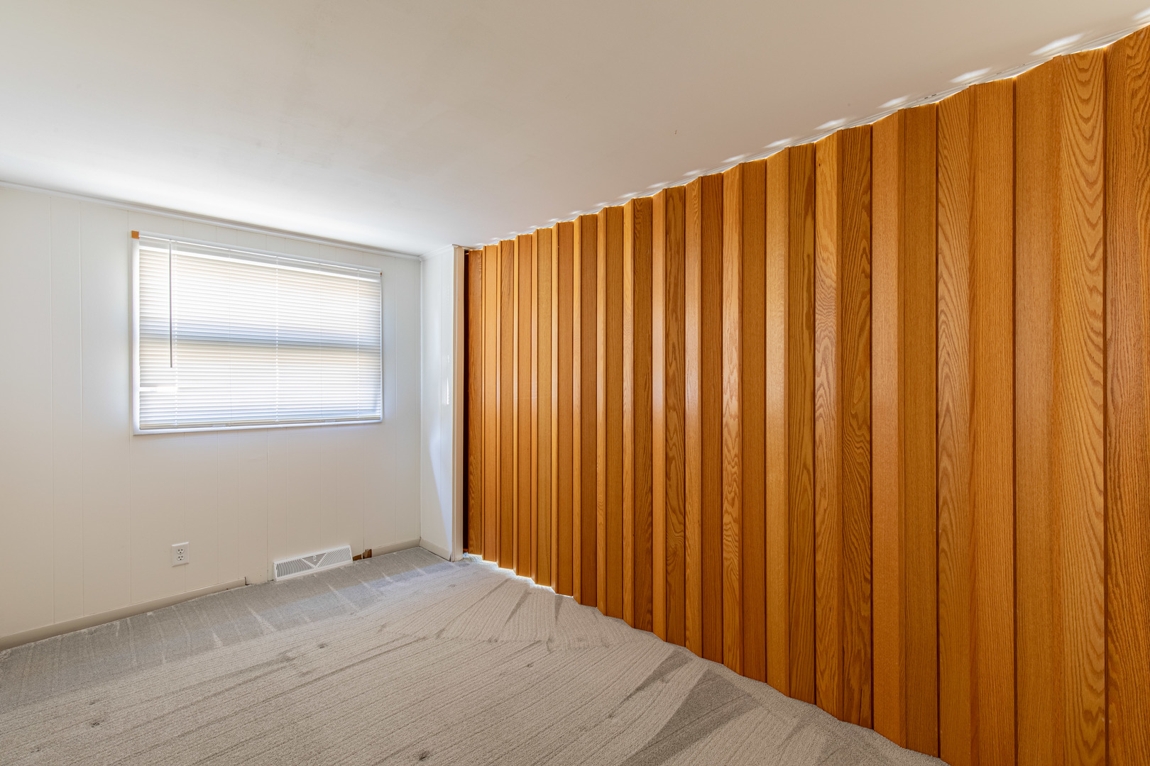 9 S Randolph Street, Princeton, IL 61356