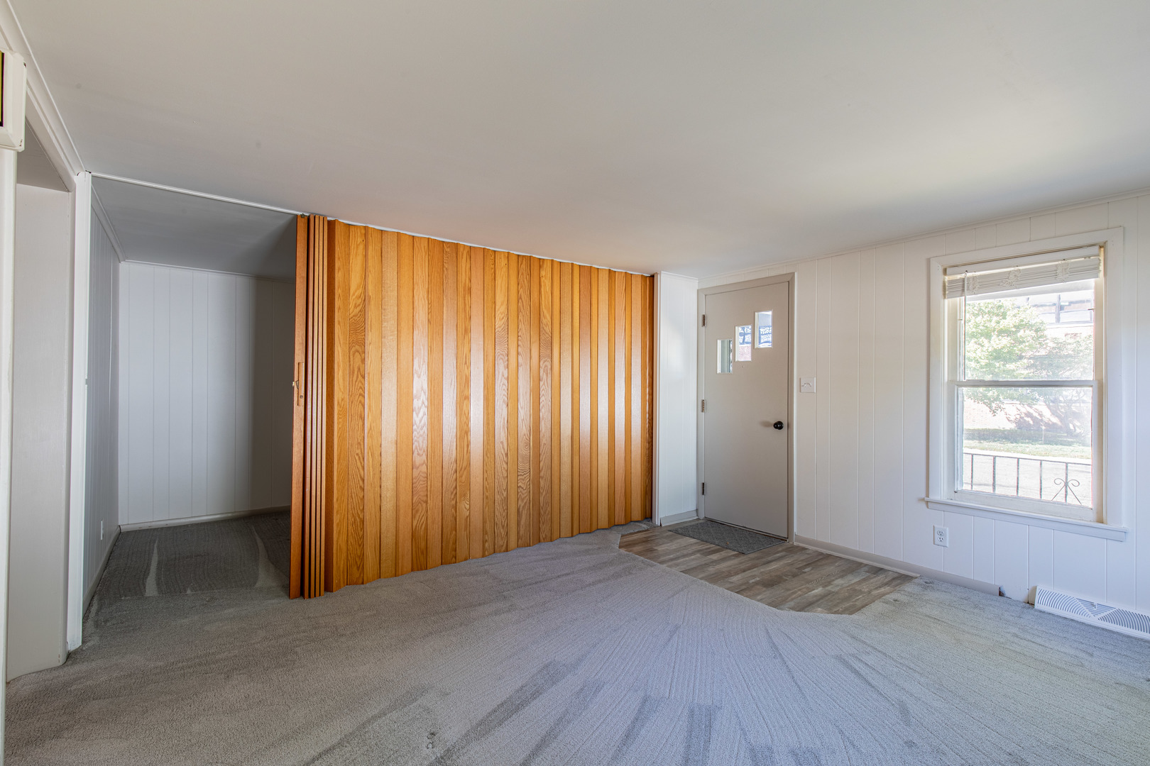 9 S Randolph Street, Princeton, IL 61356