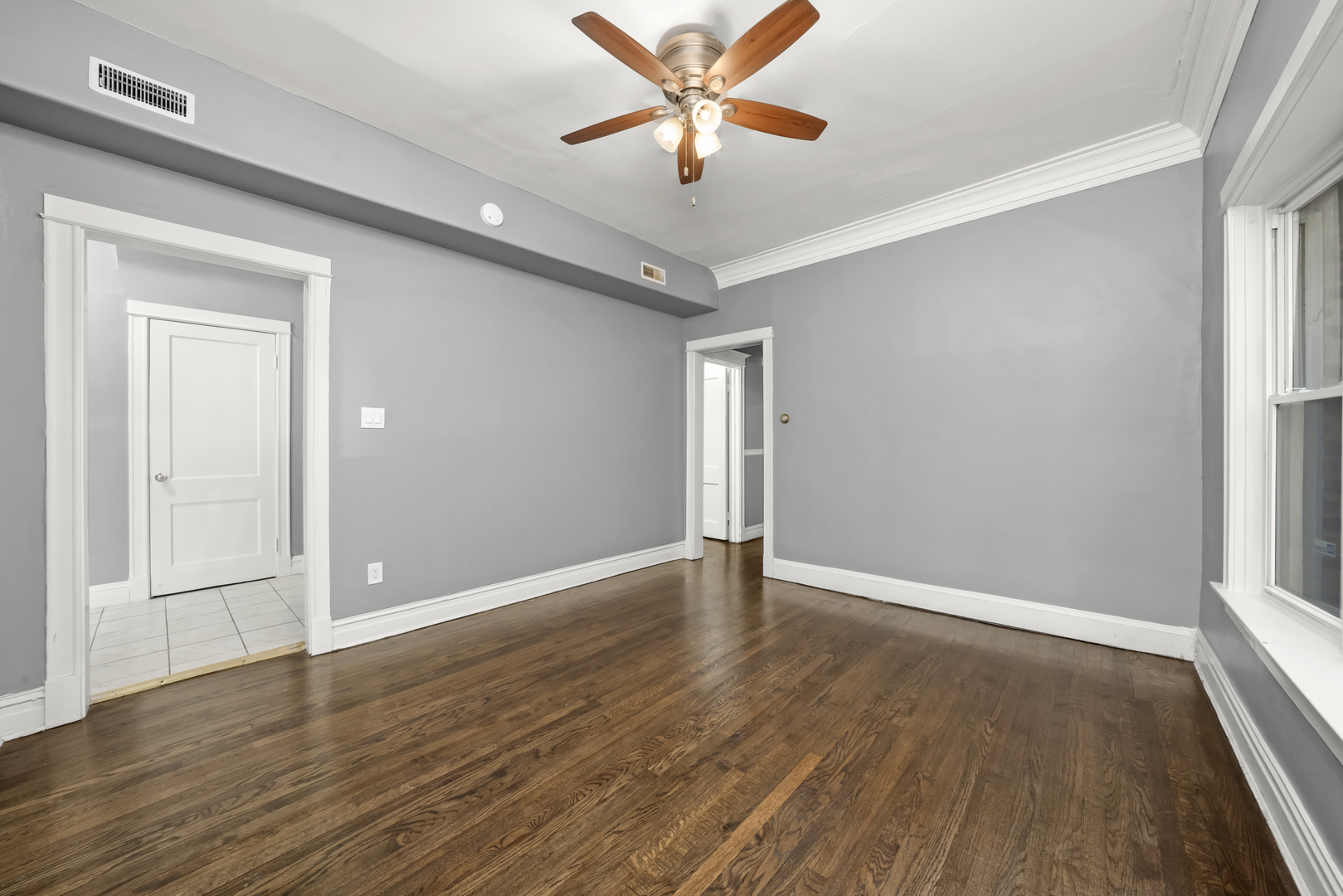 7841 S Burnham Avenue, Chicago, IL 60649