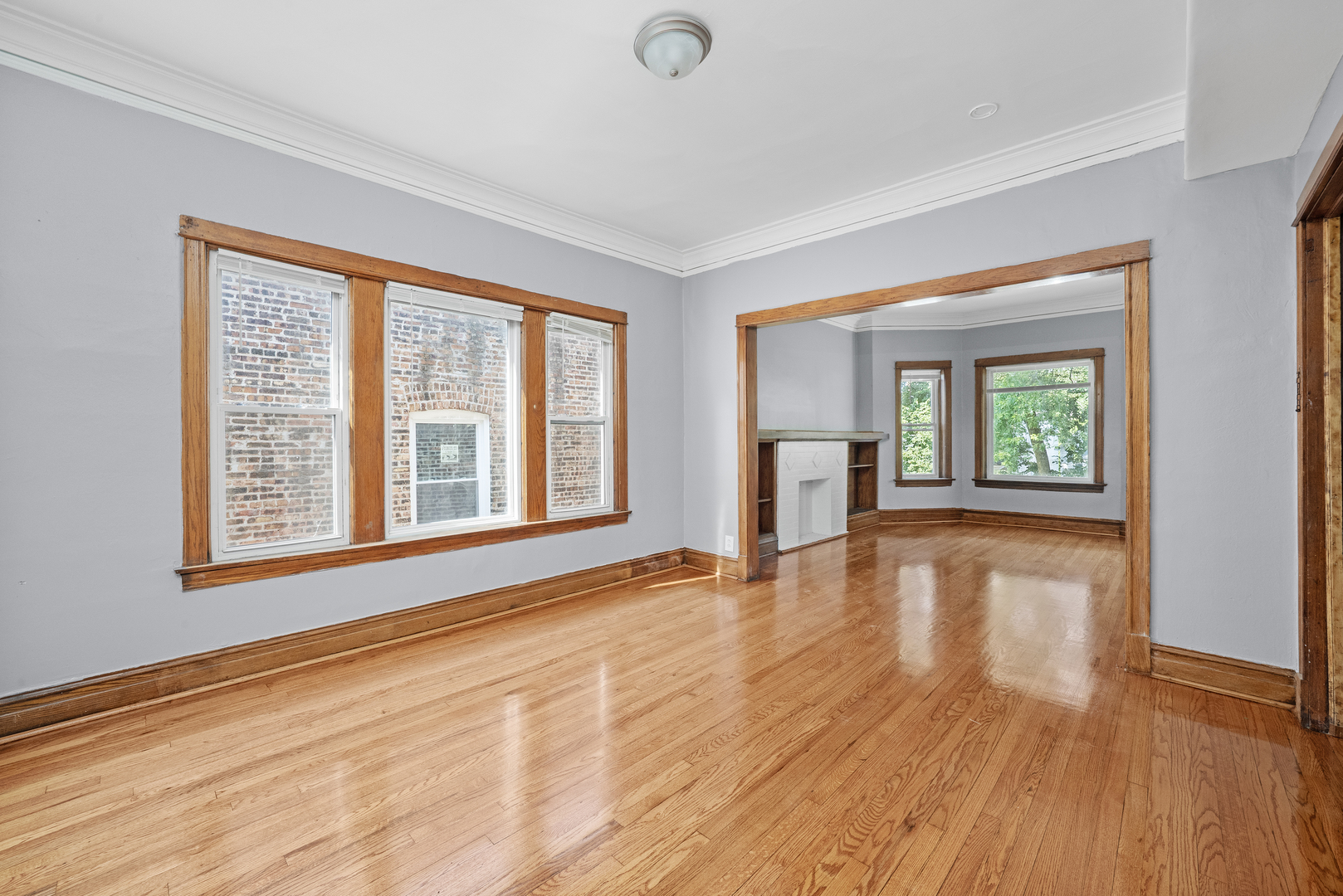 7841 S Burnham Avenue, Chicago, IL 60649