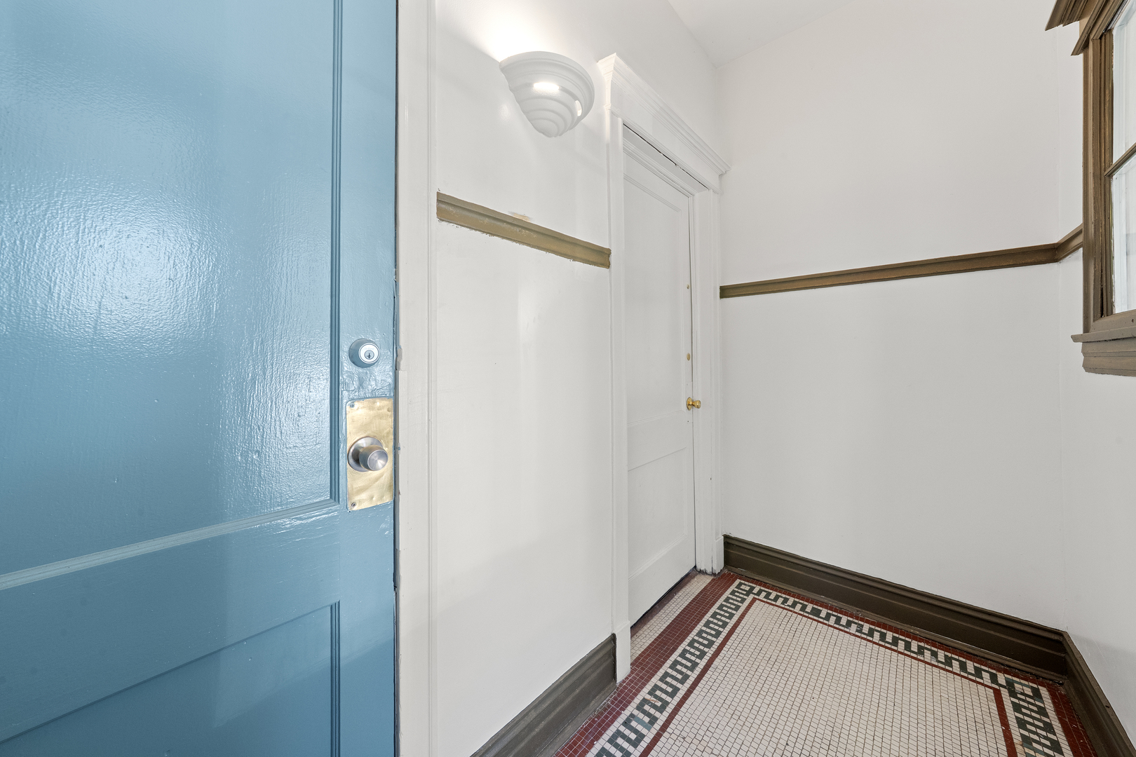 7841 S Burnham Avenue, Chicago, IL 60649