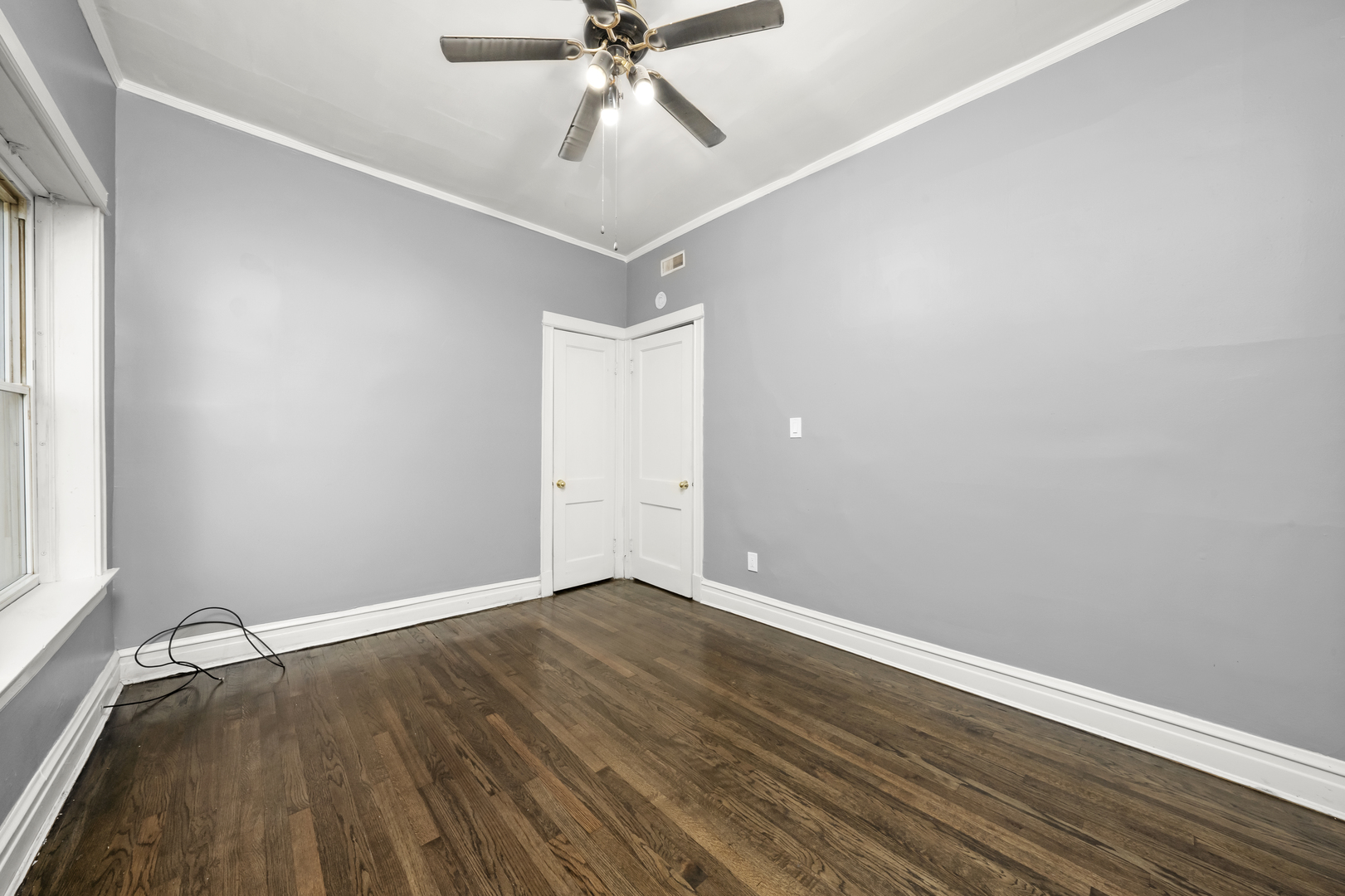 7841 S Burnham Avenue, Chicago, IL 60649