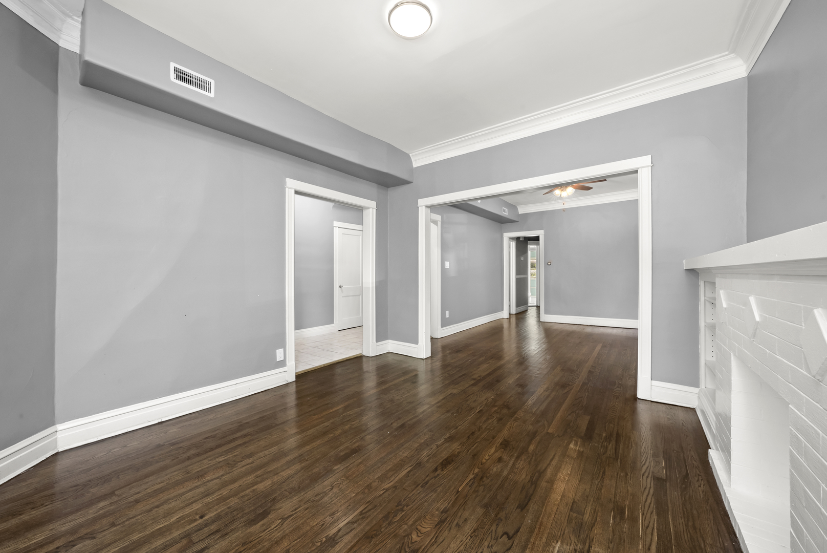 7841 S Burnham Avenue, Chicago, IL 60649