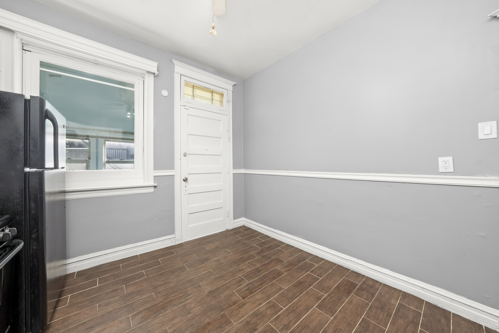 7841 S Burnham Avenue, Chicago, IL 60649