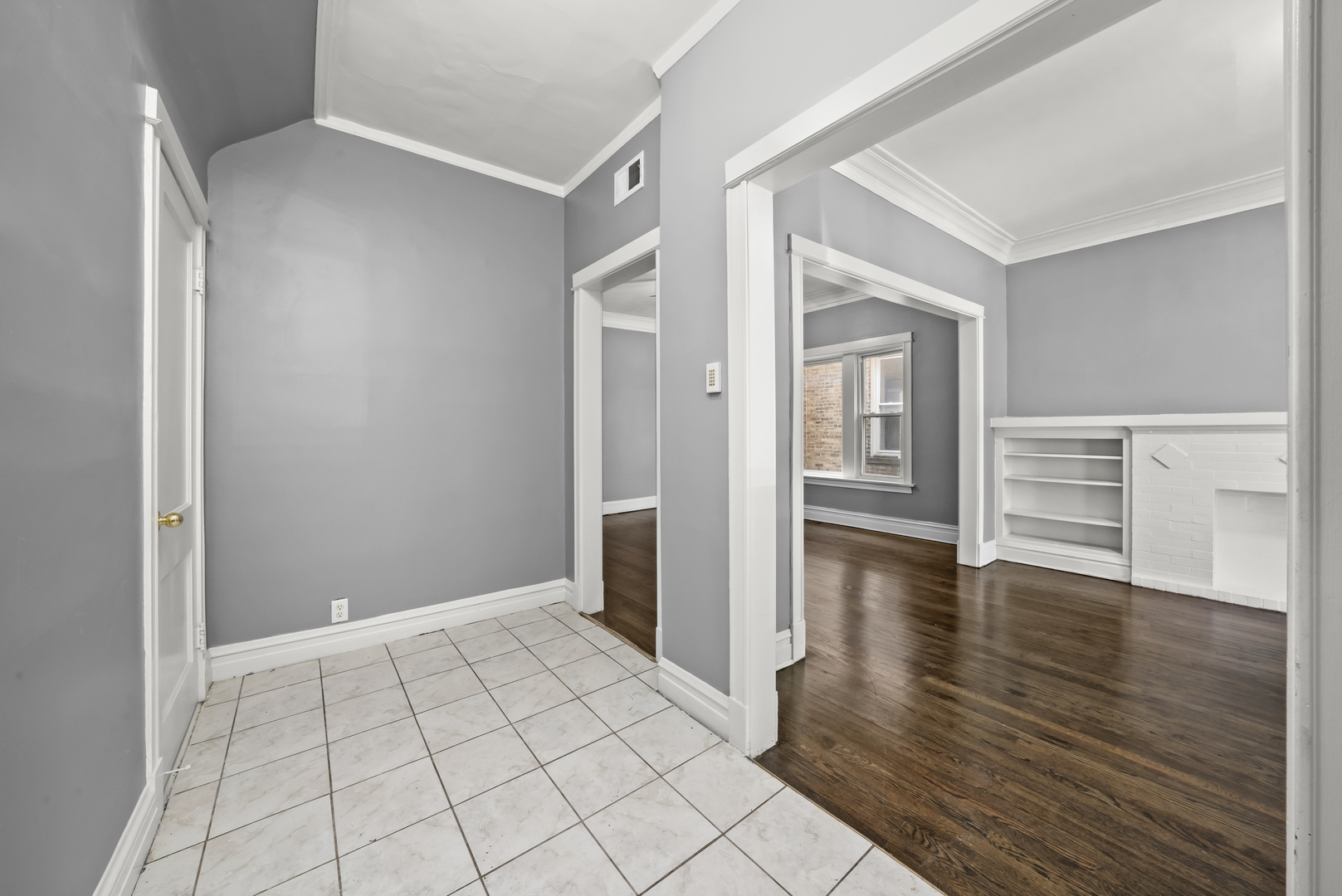 7841 S Burnham Avenue, Chicago, IL 60649