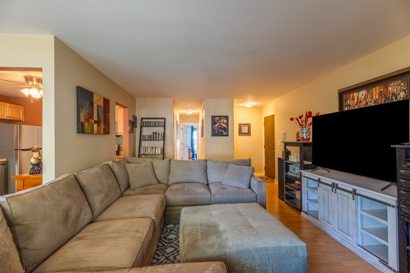 391 Thornhill Court #B1, Schaumburg, IL 60193